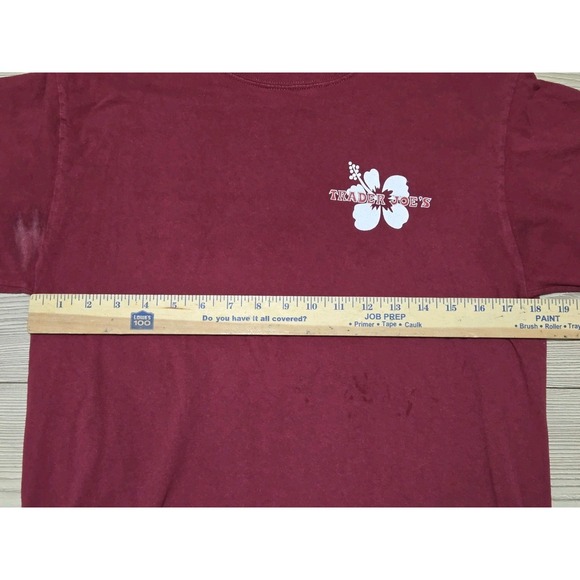 Trader Joes T Shirt Red Graphic Crew Short Sleeve Pullover Work Floral Medium - Picture 3 of 5